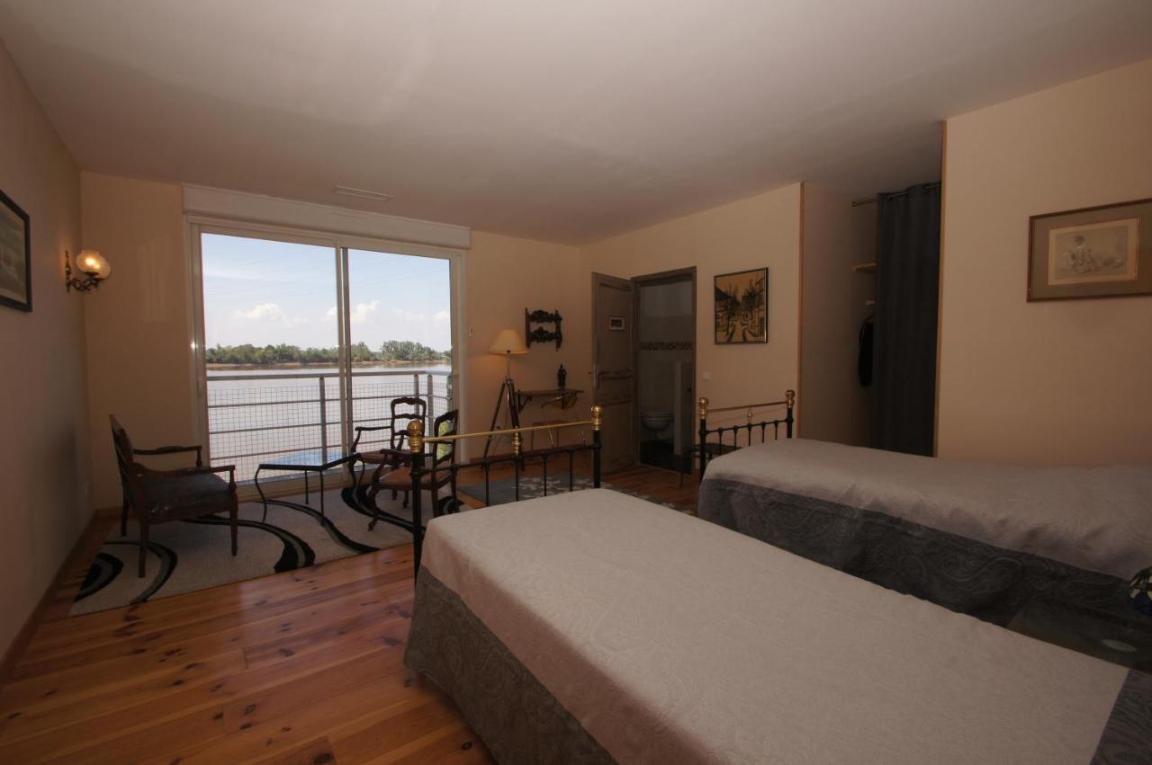Chateau D'Esther Hotel Saint-Loubes ภายนอก รูปภาพ